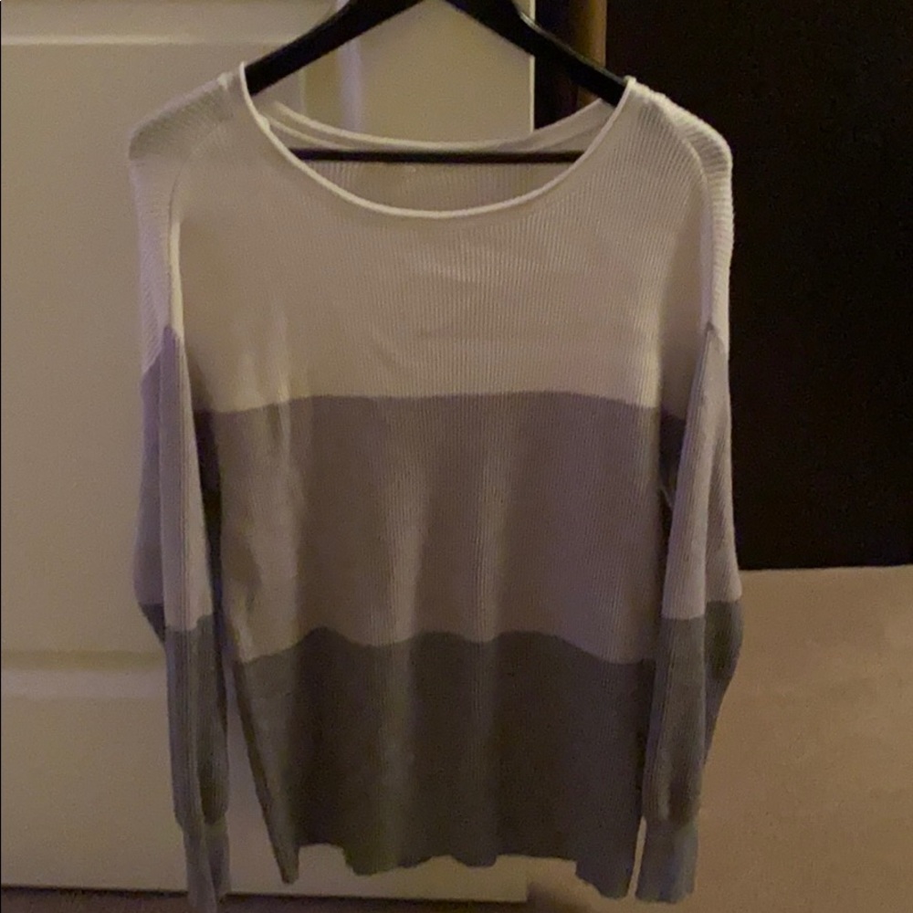 Long sleeve knit sweater